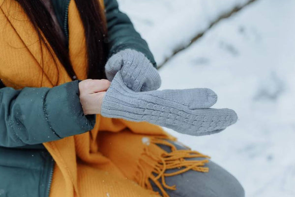 Gants chauffants : guide pour garder vos mains au chaud par temps froid