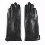Gants en cuir noir pour femmes avec doublure tricotée.