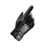 Gants en cuir noir avec boucle au poignet et index levé.