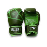 Gants de boxe verts Another Boxer avec motif géométrique et logo.