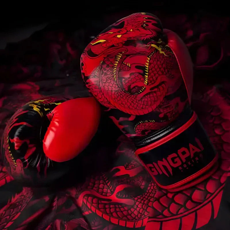 Gants de boxe rouges avec un design de dragon et le logo GINGPAI.