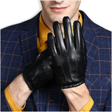 Gants de conduite noirs en cuir pour homme.