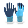 Gants horticoles bleus et bleu clair en latex résistant.