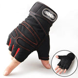 Gants de musculation noirs sans doigts avec coutures rouges et logo blanc.