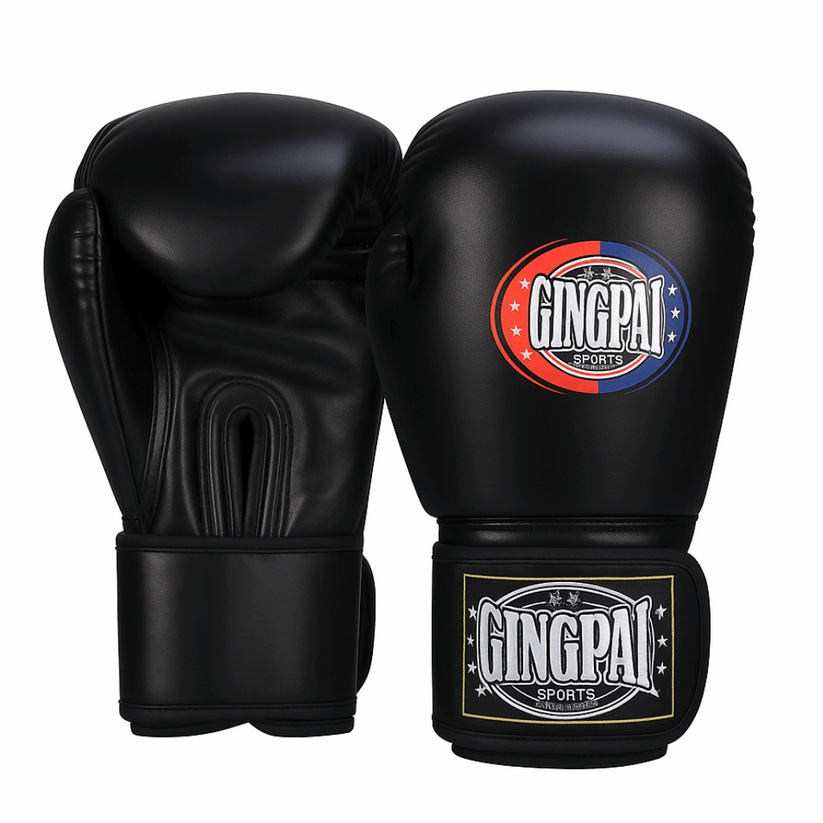 Gants de boxe noirs avec logo Gingpai sur le poignet.