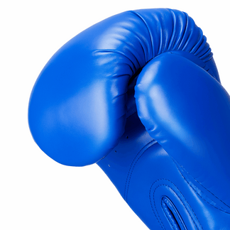 Gants de boxe bleus en cuir synthétique avec fermeture velcro.