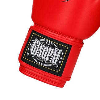 Gants de boxe rouges Gingpai avec logo noir et blanc.
