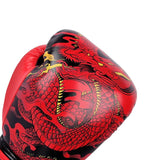 Gants de boxe rouges avec un design de dragon noir et jaune.
